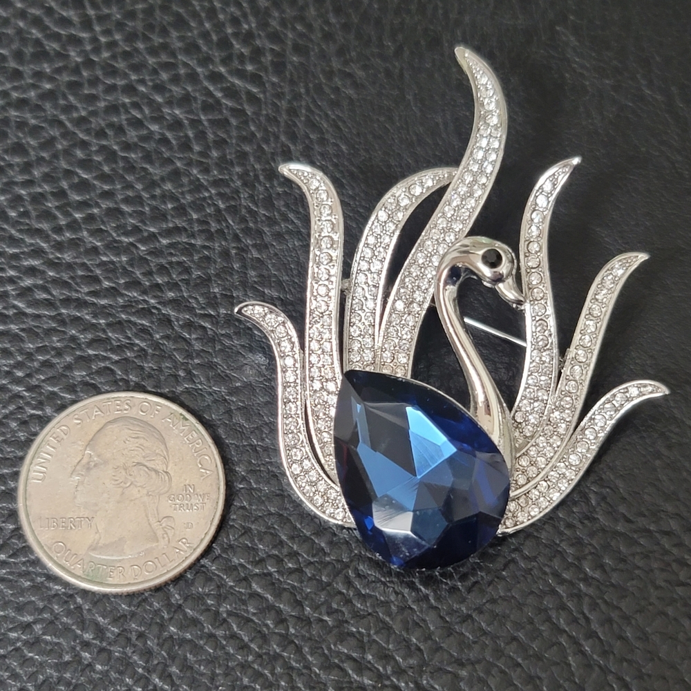 Swan Brooch, Blue & Clear Rhinestones- NWOT - Picture 3 of 5